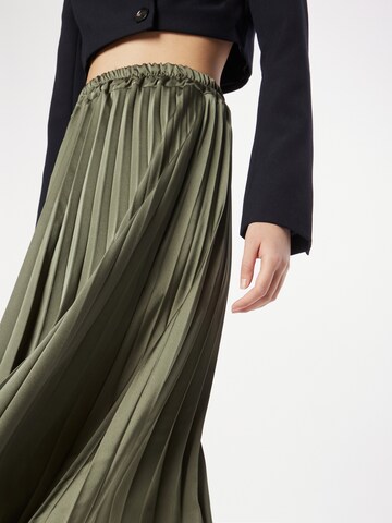 Sublevel Skirt in Green
