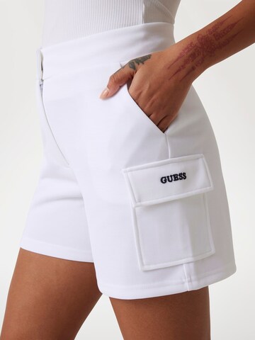 GUESS Loosefit Shorts in Weiß