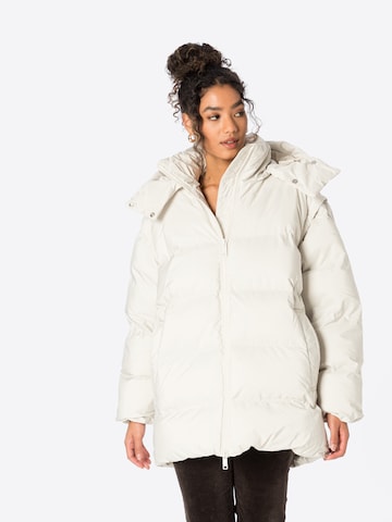 WEEKDAY Talvejope 'Air Puffer Jacket', värv valge: eest vaates