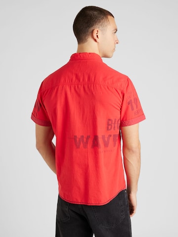 CAMP DAVID - Ajuste regular Camisa en rojo