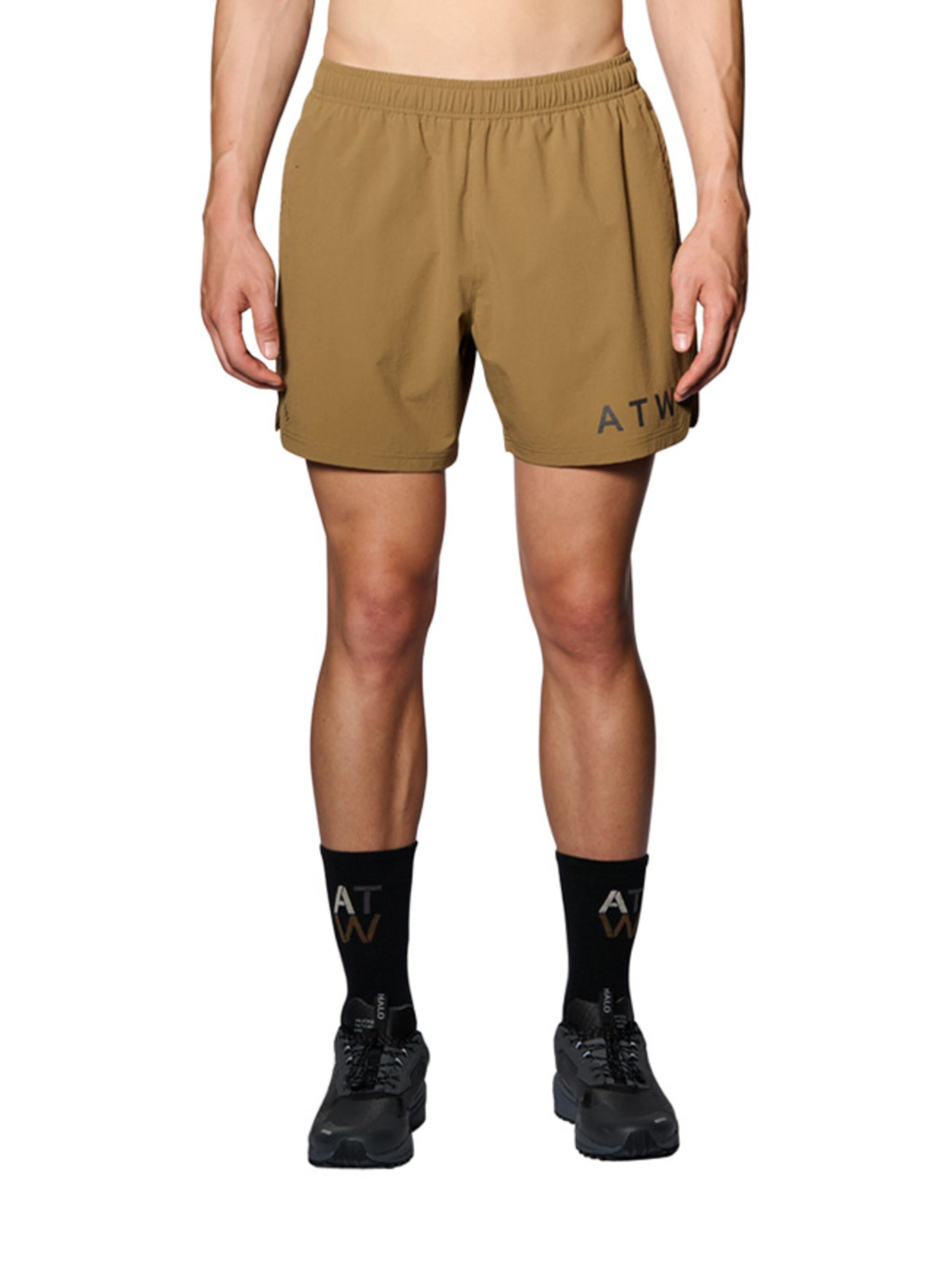 HALO Loose fit Pants in Brown: front