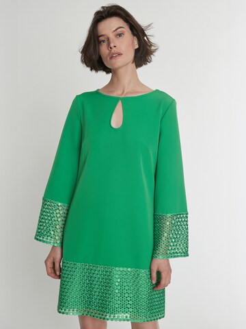 Ana Alcazar Kleid ' Pacyna ' in Grün: Vorderseite