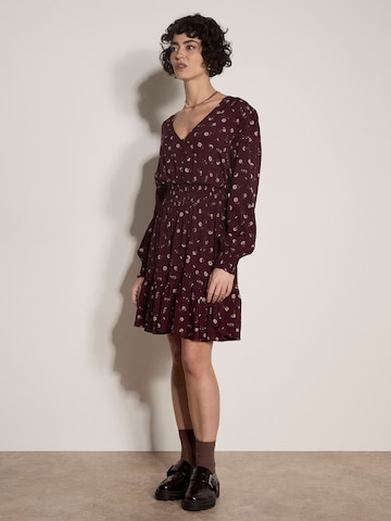 Apricot Dress ' ' in Red