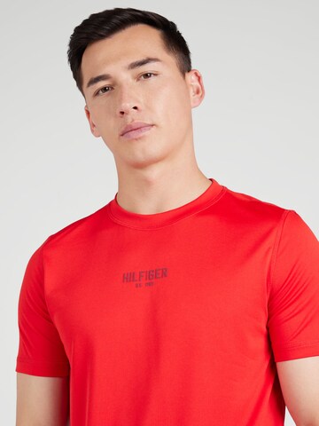 Tricou de la TOMMY HILFIGER pe roșu