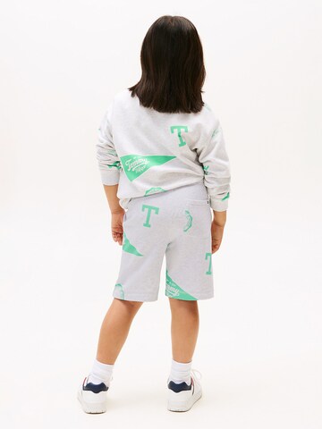 TOMMY HILFIGER Regular Shorts in Grau
