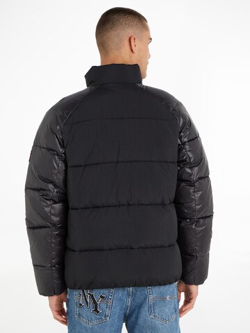 Tommy Jeans Winterjacke in Schwarz