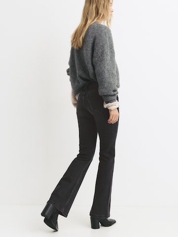 Pull&Bear Bootcut Jeans i sort