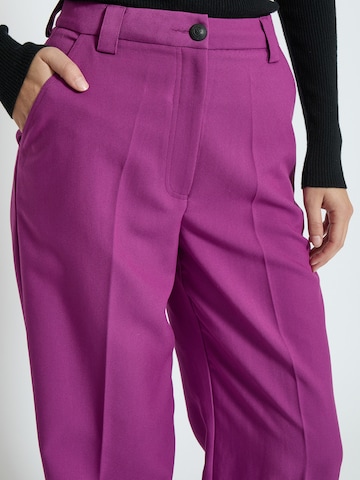 Peppercorn Loosefit Hose 'Ginette' in Lila