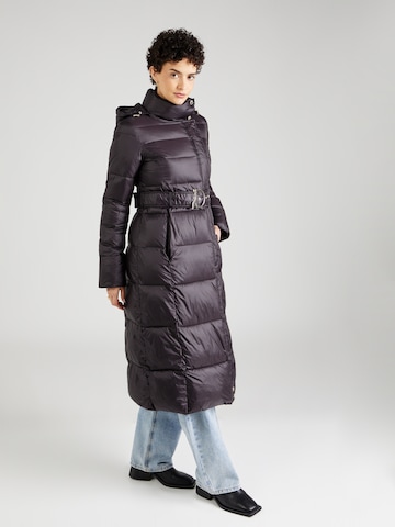 PATRIZIA PEPE Zimní kabát – černá: přední strana