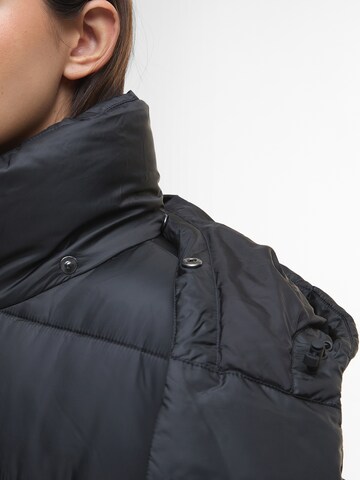 Barbour International Prechodná bunda 'Lisbon' - Čierna