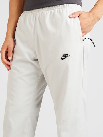 Effilé Pantalon Nike Sportswear en gris