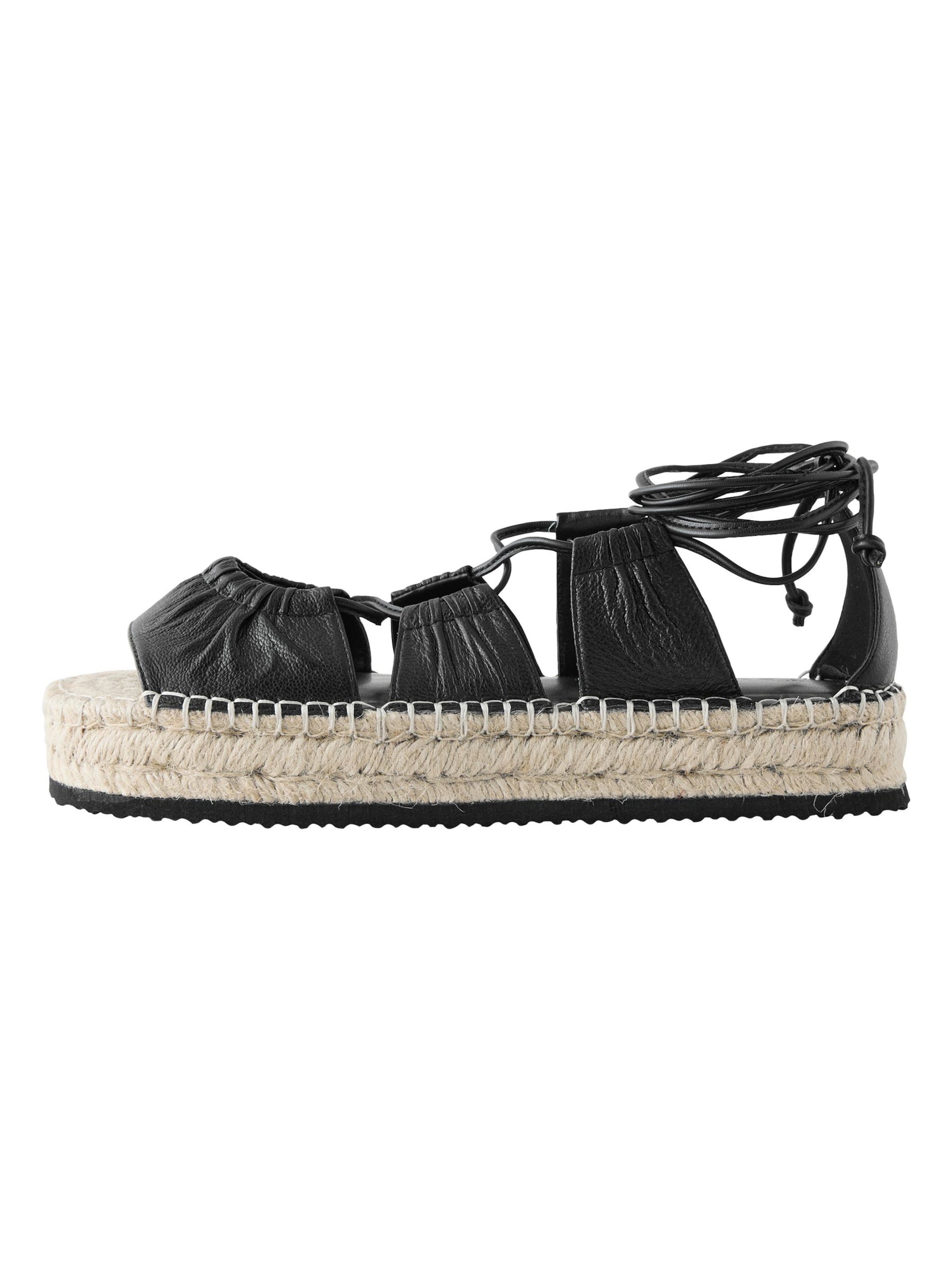 Next Sandal i svart: framsida