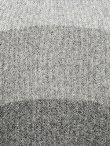Pull&Bear Sweter w kolorze szary