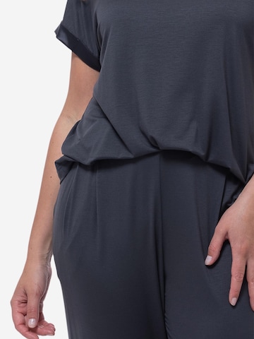 Mey Pyjama 'Pure Chic' in Grau