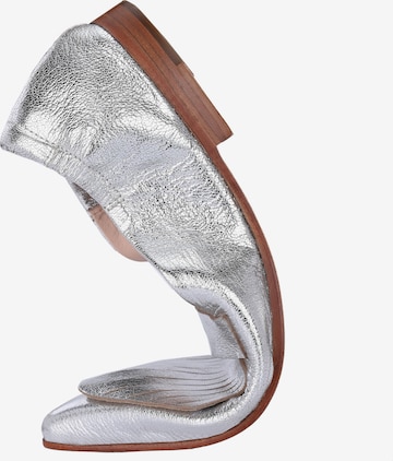 Crickit Classic Flats 'Janet' in Silver