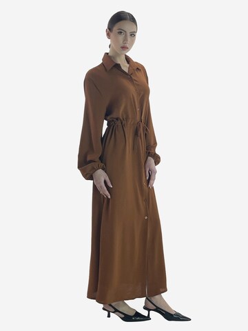 Robe-chemise Elara en marron
