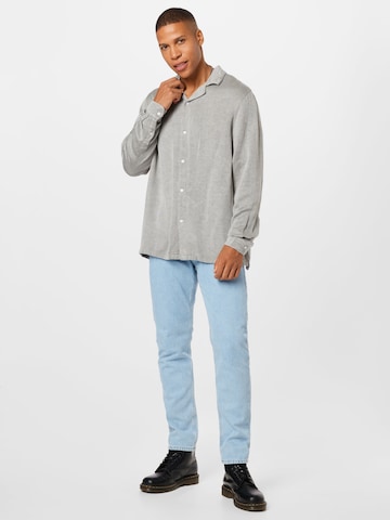WEEKDAY Tapered Jeans 'Pine Sea' i blå