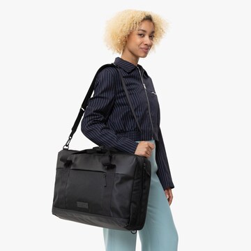 EASTPAK Weekendtas 'Multipak Reise' in Zwart: voorkant