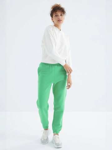Tommy Life Regular Sportbroek in Groen