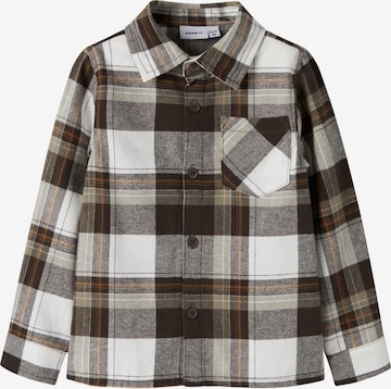 NAME IT - Ajuste regular Camisa en marrón: frente