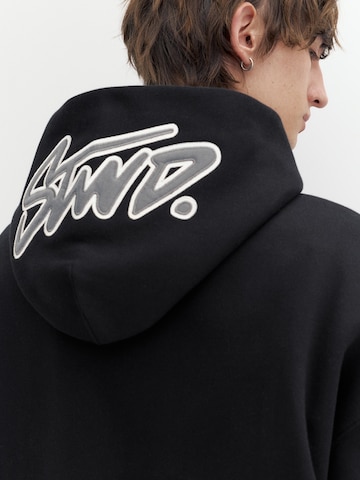 Pull&BearSweater majica 'STWD' - crna boja