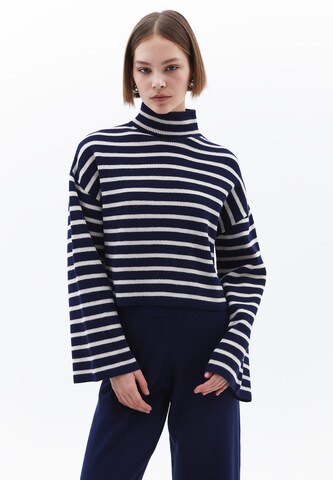 Pull-over OXXO en bleu : devant