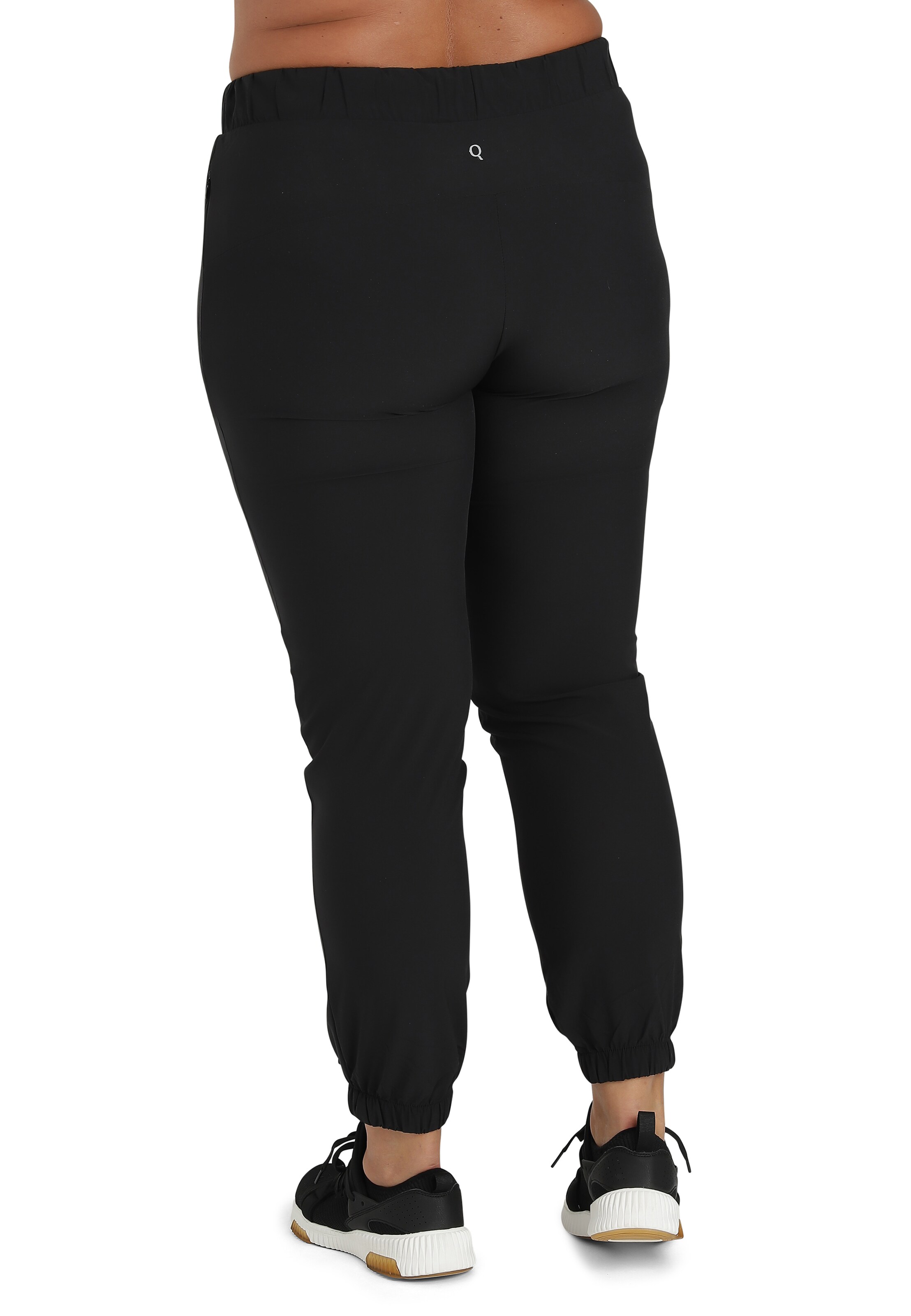 Q by Endurance Tapered Trainingshose 'Maia' in Schwarz