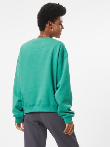 WEEKDAY - Sweatshirt 'Essence Standard' em verde