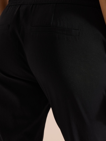 Coupe slim Pantalon 'Tracey' CECIL en noir