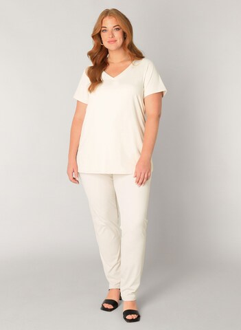 BASE LEVEL CURVY T-Shirt in Beige