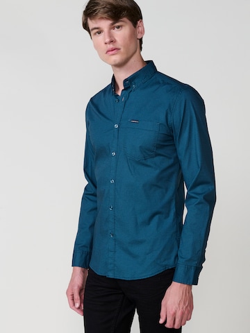 Coupe regular Chemise KOROSHI en bleu