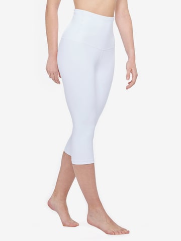 Winshape Slimfit Παντελόνι φόρμας 'HWL212C' σε λευκό: μπροστά