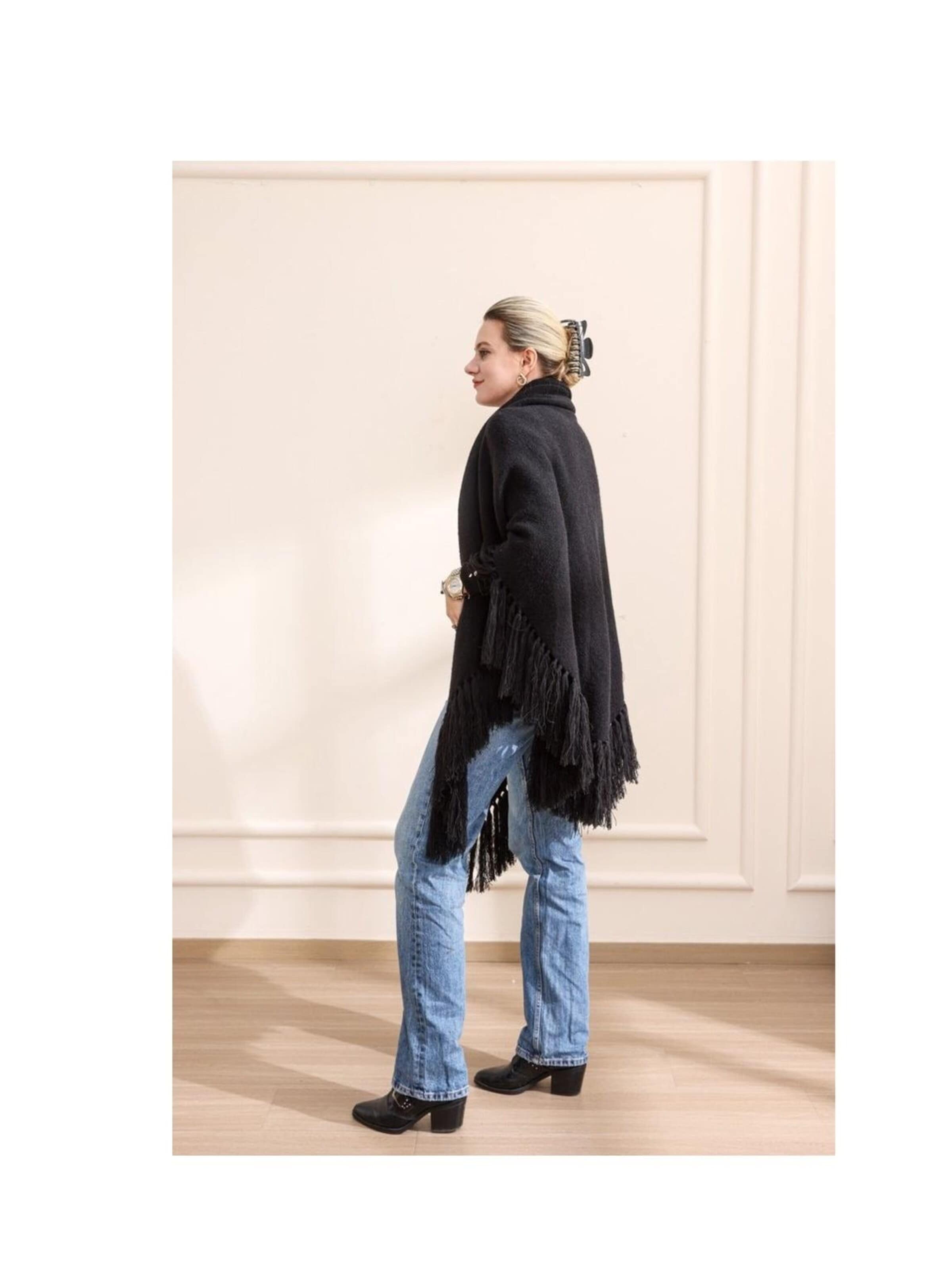 Foulards oversize 'Knitwear poncho' Emilie collection en noir