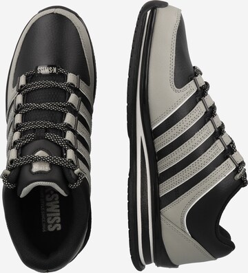 Baskets basses K-SWISS en gris