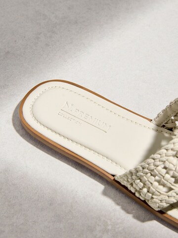 Infradito di Next in bianco