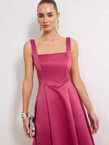 Trendyol Kleid in Lila
