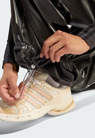 ADIDAS ORIGINALS - Pierna ancha Pantalón 'F50' en negro