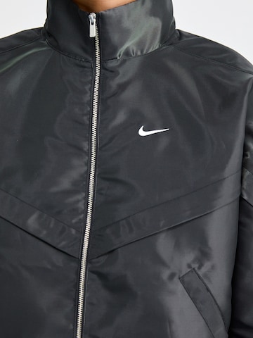 Nike Sportswear Преходно яке в черно