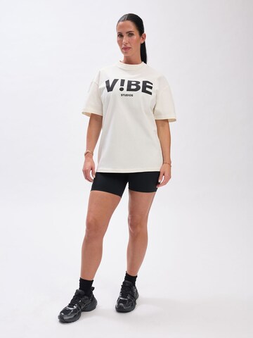 V!BE STUD!OS Póló - bézs