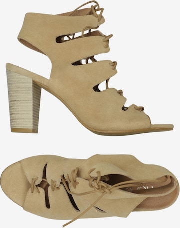 heine Pumps 39 in Beige: Vorderseite