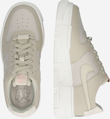 Baskets basses 'Air Force 1 Pixel' Nike Sportswear en beige