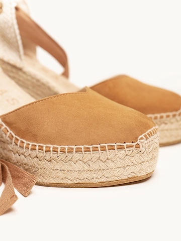 Sandalo 'Alpargata Cuña 10 cm' di Alhamas in beige