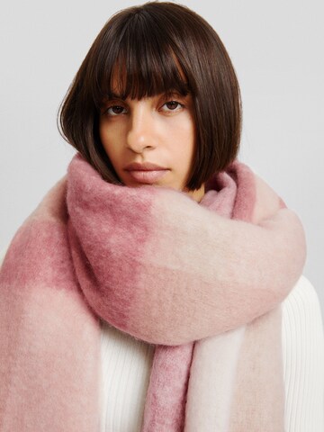 Écharpe Bershka en rose