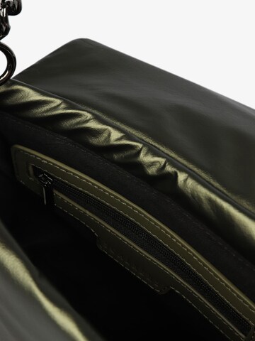 Scalpers Shoulder Bag in Green