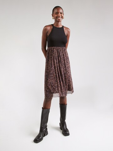 ABOUT YOU - Vestido 'Julika' en marrón: frente
