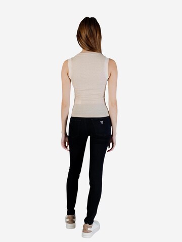 Top 'SL FRANCINE SMOCK HOTFIX TOP W6GP14 K2940' di GUESS in beige