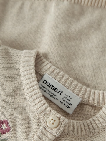 NAME IT Kofta 'NBFFLOWERS' i grå