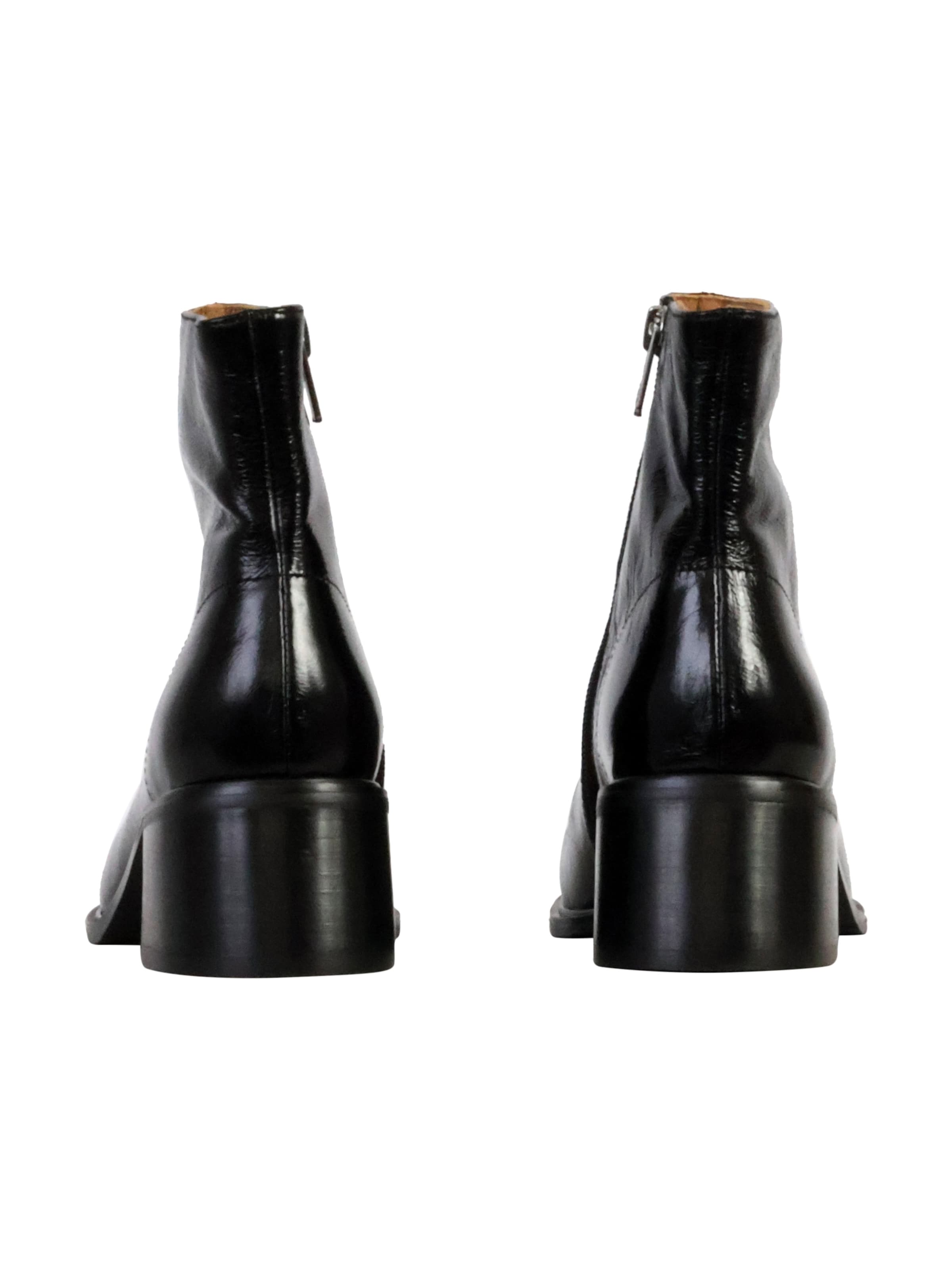 Ankle boots di Emilie Karston in nero