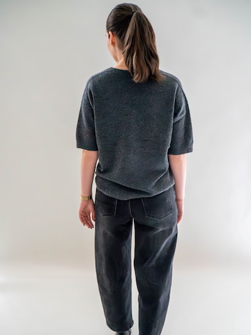 WEARABLE STORIES Pullover 'Rune' in Grau