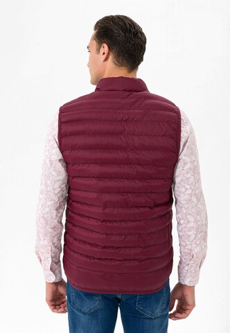 Gilet di Jimmy Sanders in rosso